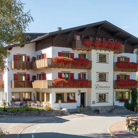 Hotel Dolomiten Weisberg-Taisten Buitenkant foto