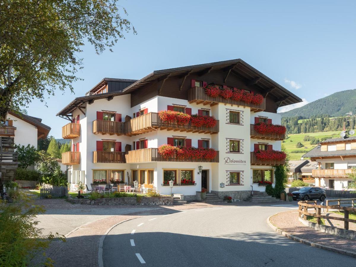 Hotel Dolomiten Weisberg-Taisten Buitenkant foto