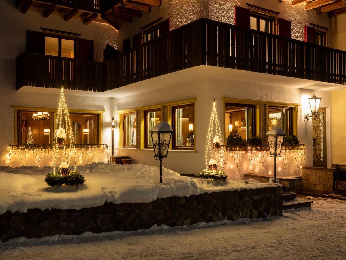 Hotel Dolomiten Weisberg-Taisten Buitenkant foto