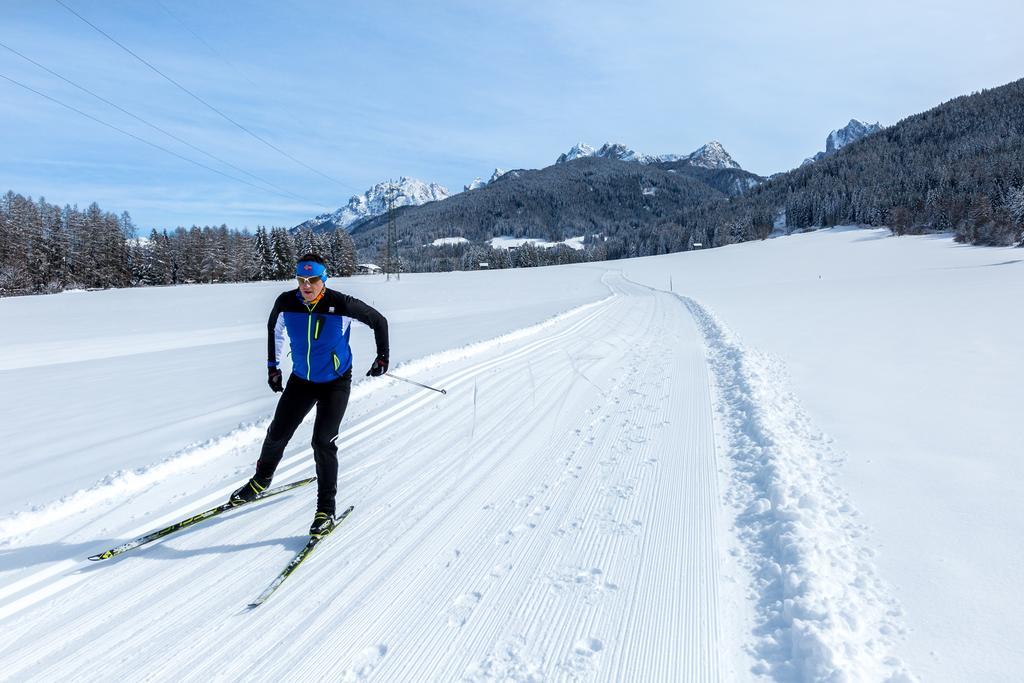 Hotel Dolomiten Weisberg-Taisten Buitenkant foto