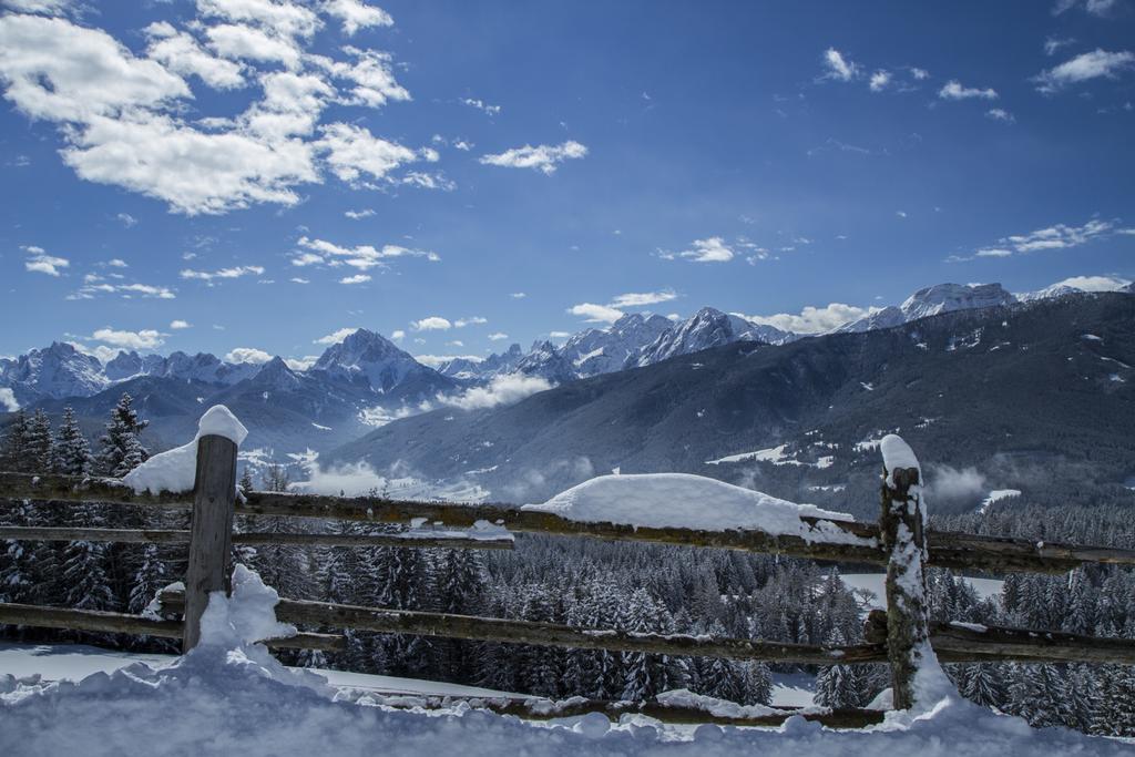 Hotel Dolomiten Weisberg-Taisten Buitenkant foto