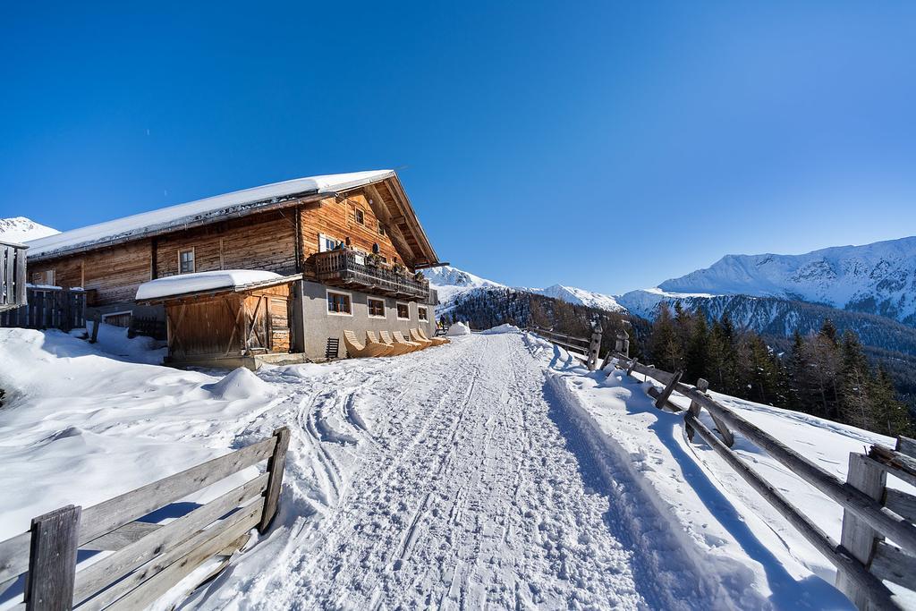Hotel Dolomiten Weisberg-Taisten Buitenkant foto