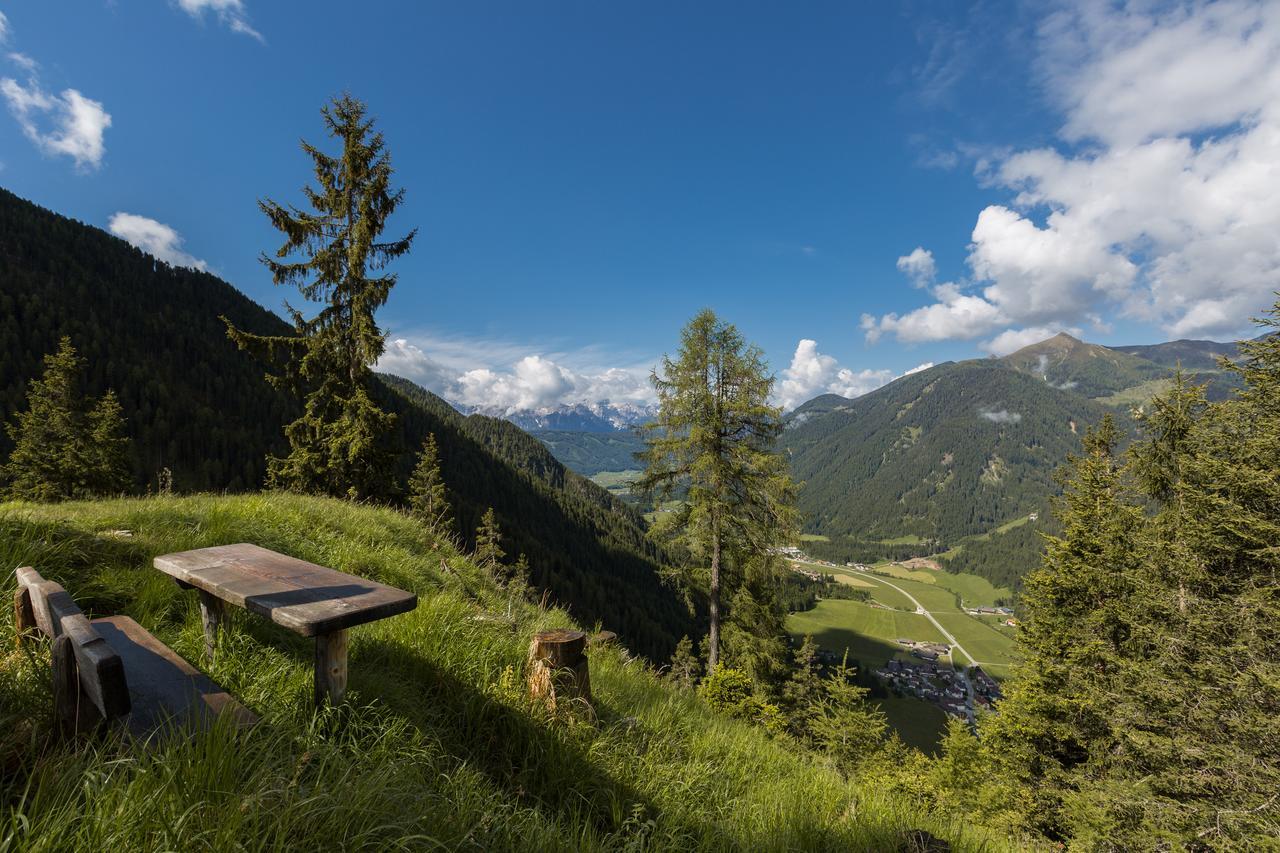 Hotel Dolomiten Weisberg-Taisten Buitenkant foto