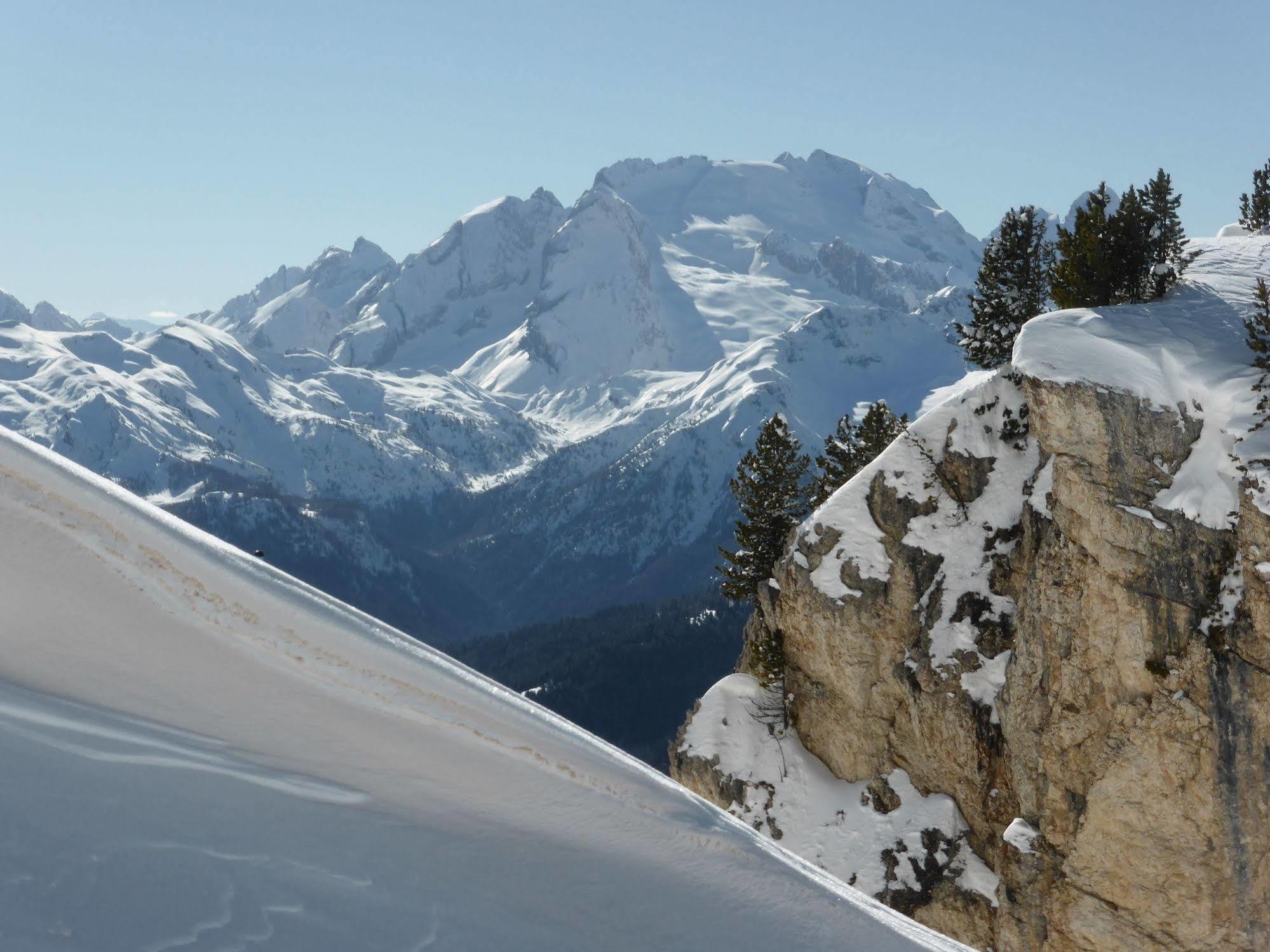 Hotel Dolomiten Weisberg-Taisten Buitenkant foto
