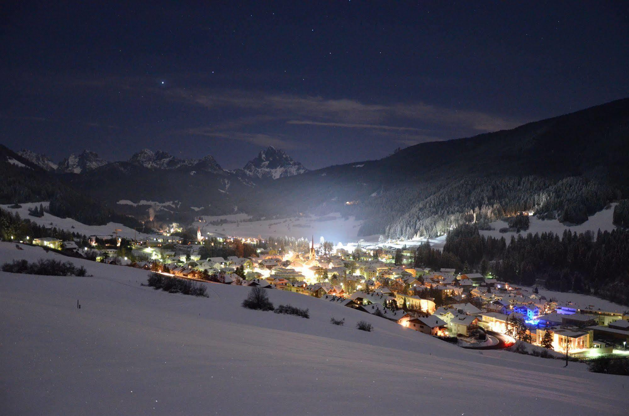 Hotel Dolomiten Weisberg-Taisten Buitenkant foto