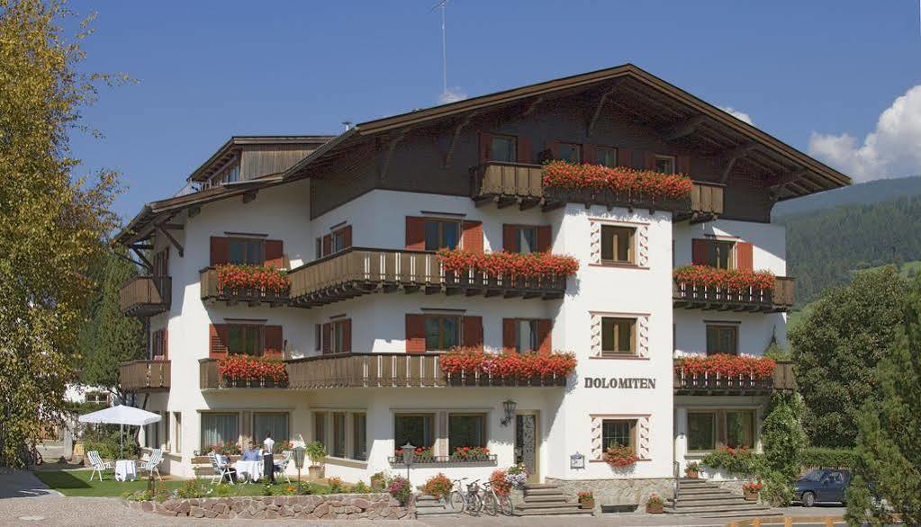 Hotel Dolomiten Weisberg-Taisten Buitenkant foto